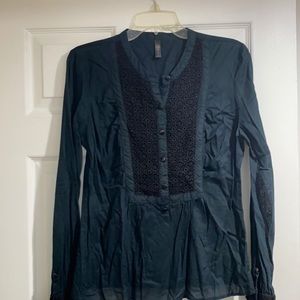 Old navy peasant blouse with embroidery